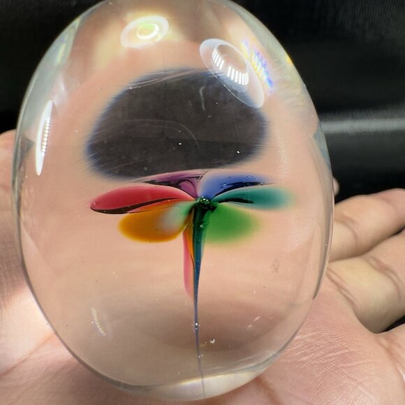 2001 Hand Blown Glass Paperweight Oval Egg Shaped Flower Inside Artist Signed - Picture 5 of 9